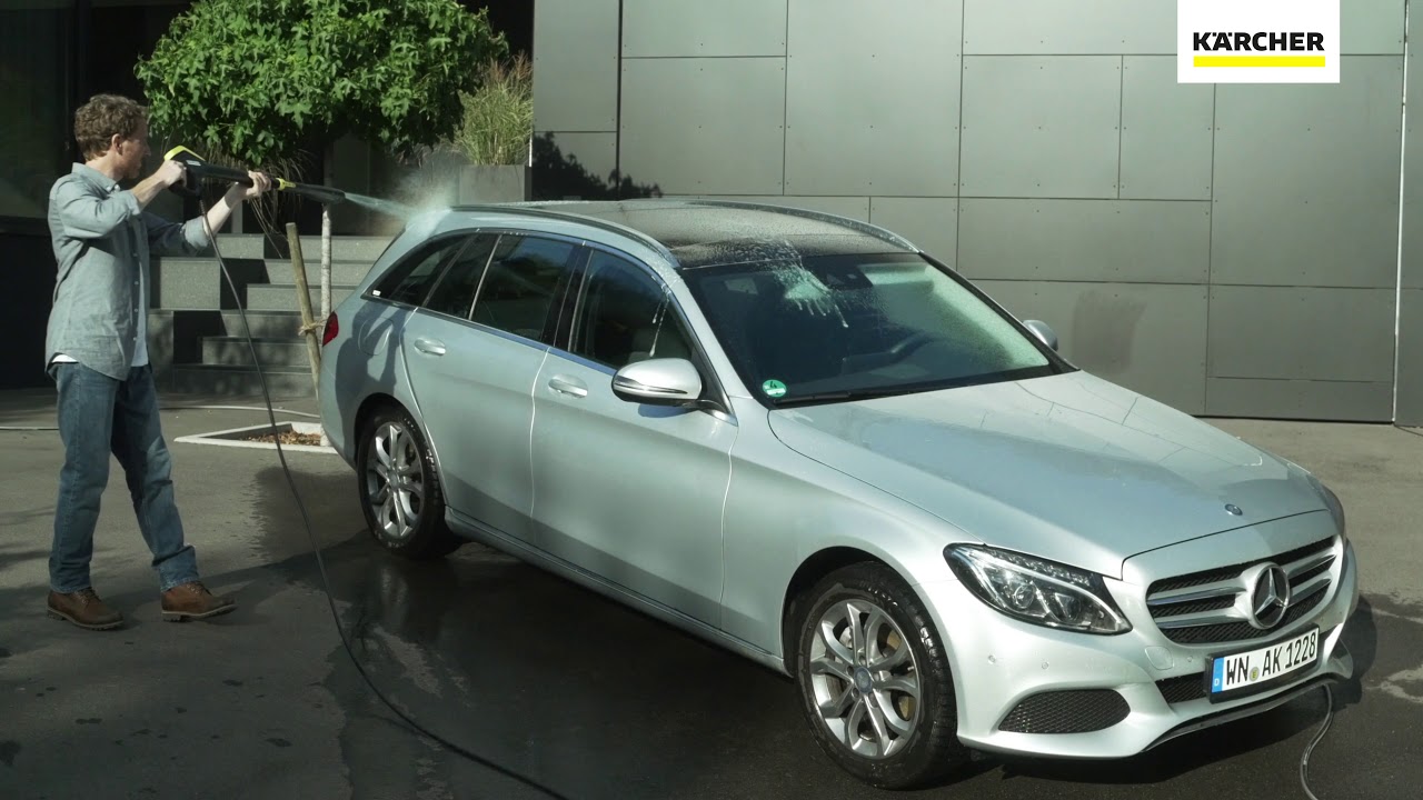 Čisté auto a okolí domu? Snadno s tlakovými myčkami Kärcher.